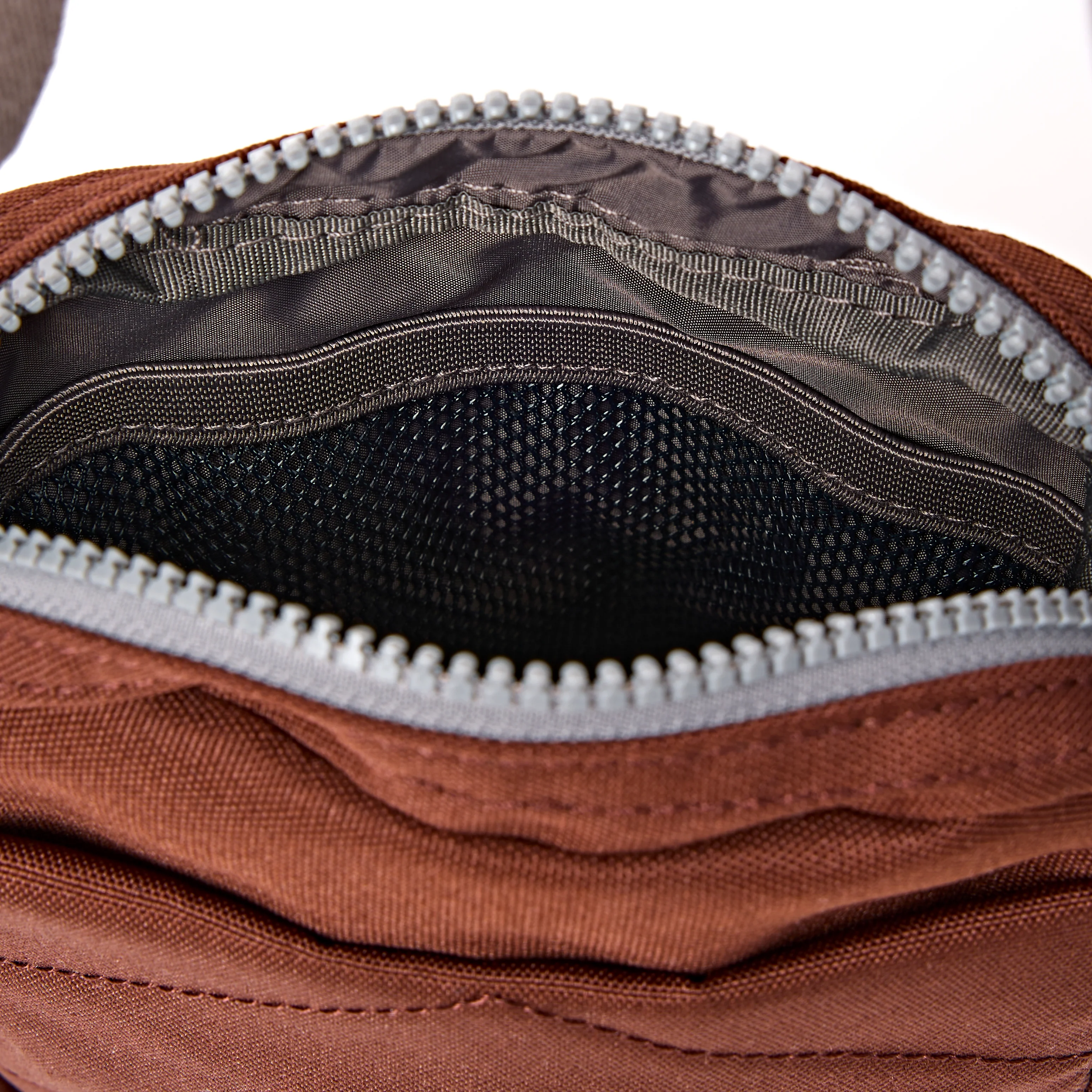 Bond Pocket Crossbody Bag in Chocolate - Image 5