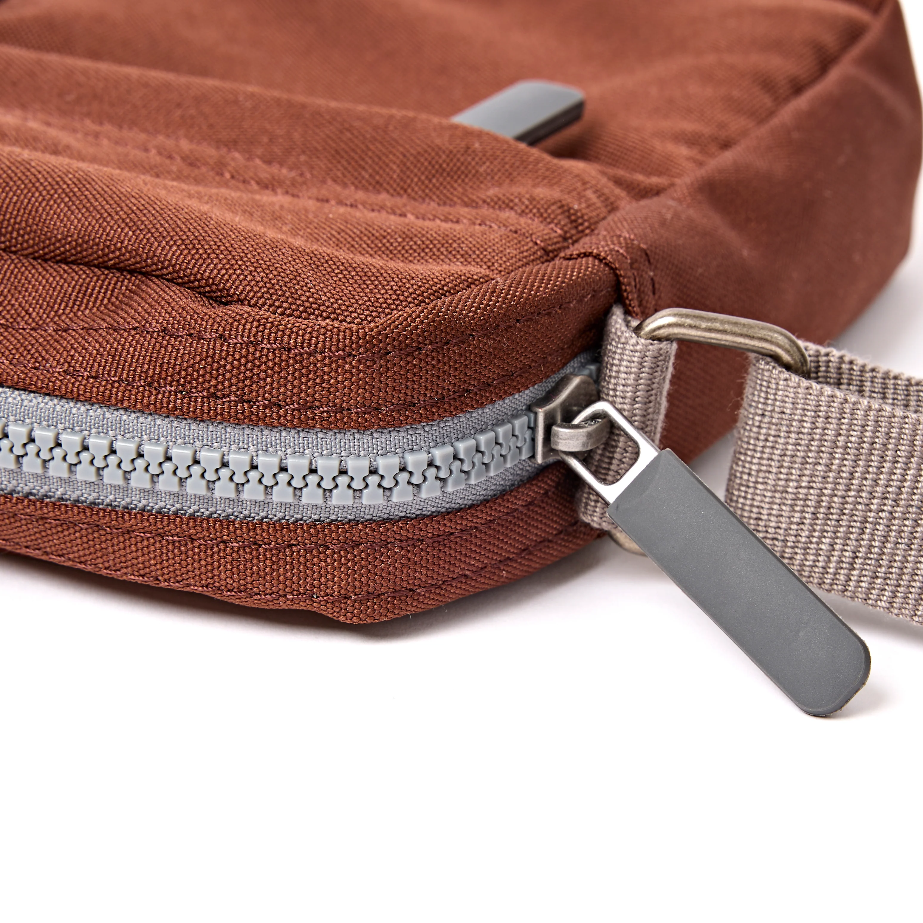Bond Pocket Crossbody Bag in Chocolate - Image 6