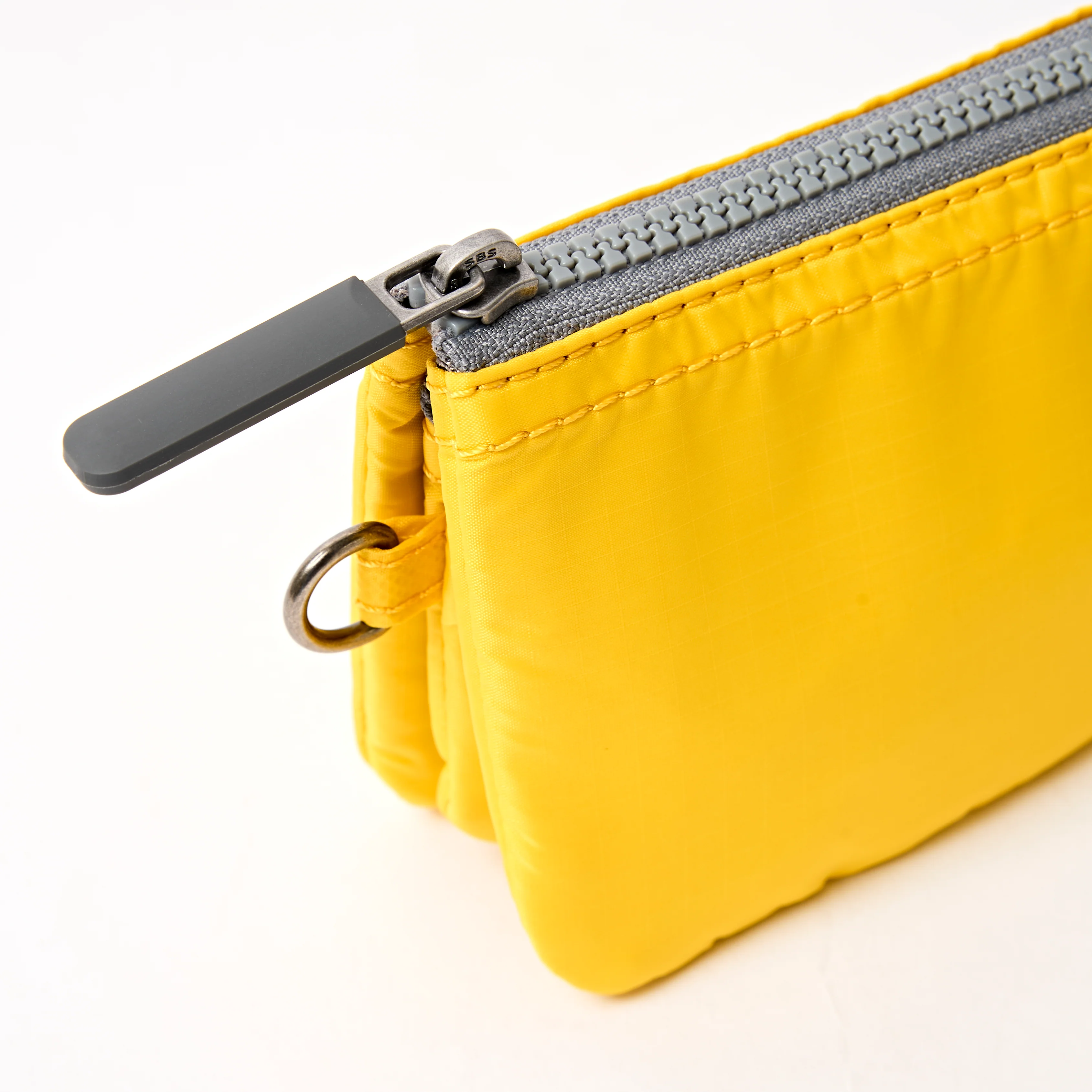 Carnaby Wallet in Passion Fruit Recycled Nylon Ripstop - Image 5