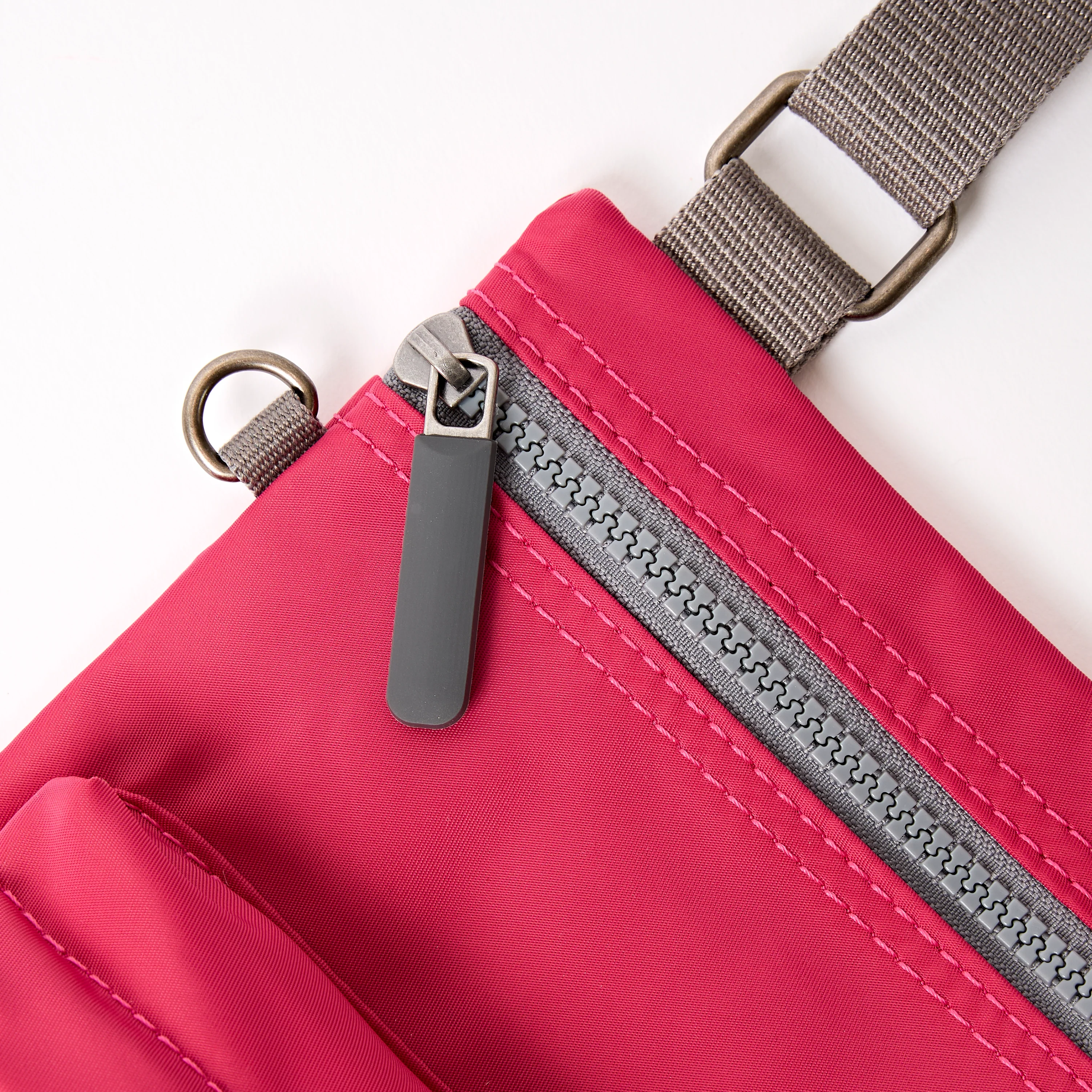 Chelsea B Crossbody Bag in Granita Red - Image 5
