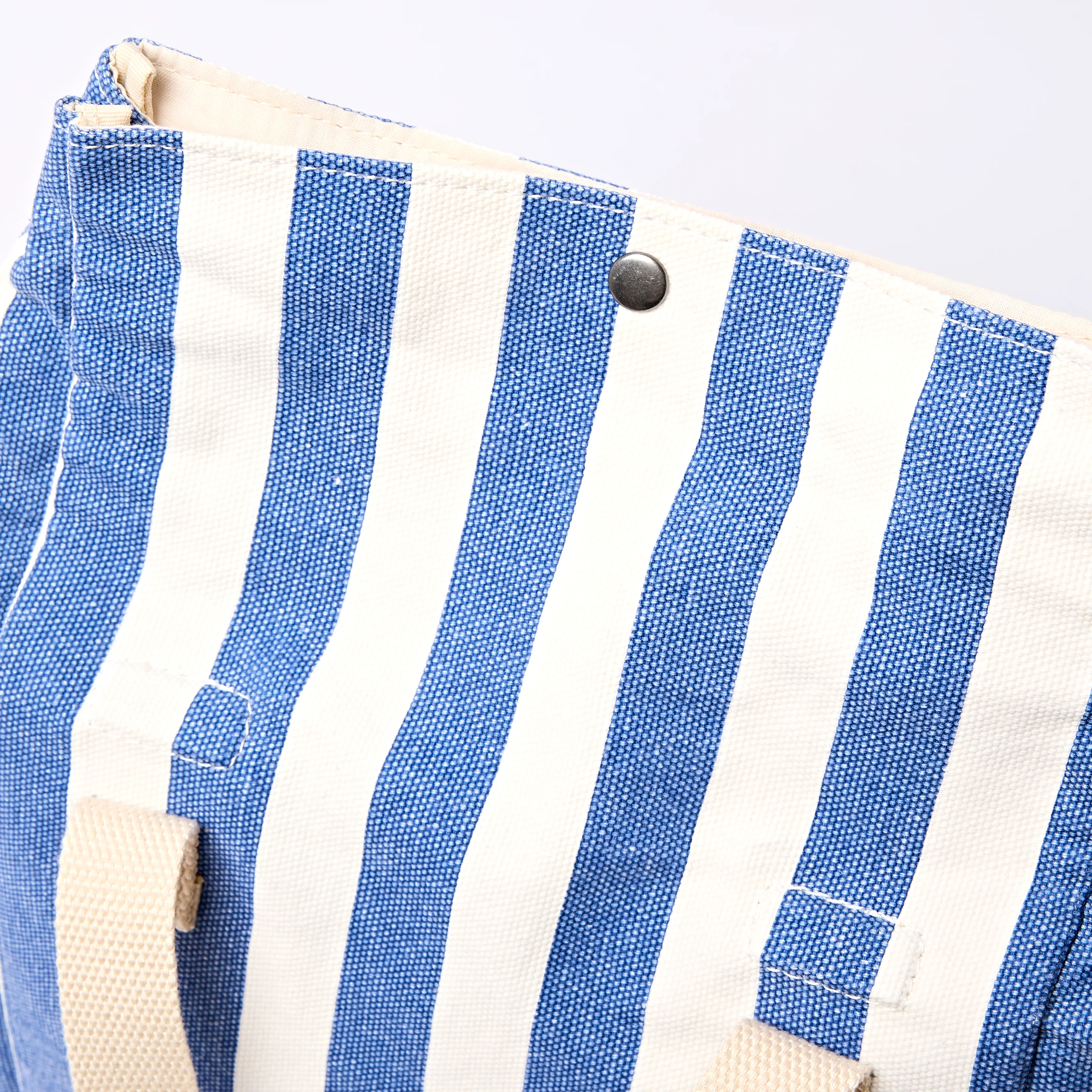 Hampstead Lunch Bag in Denim Stripe - Image 6