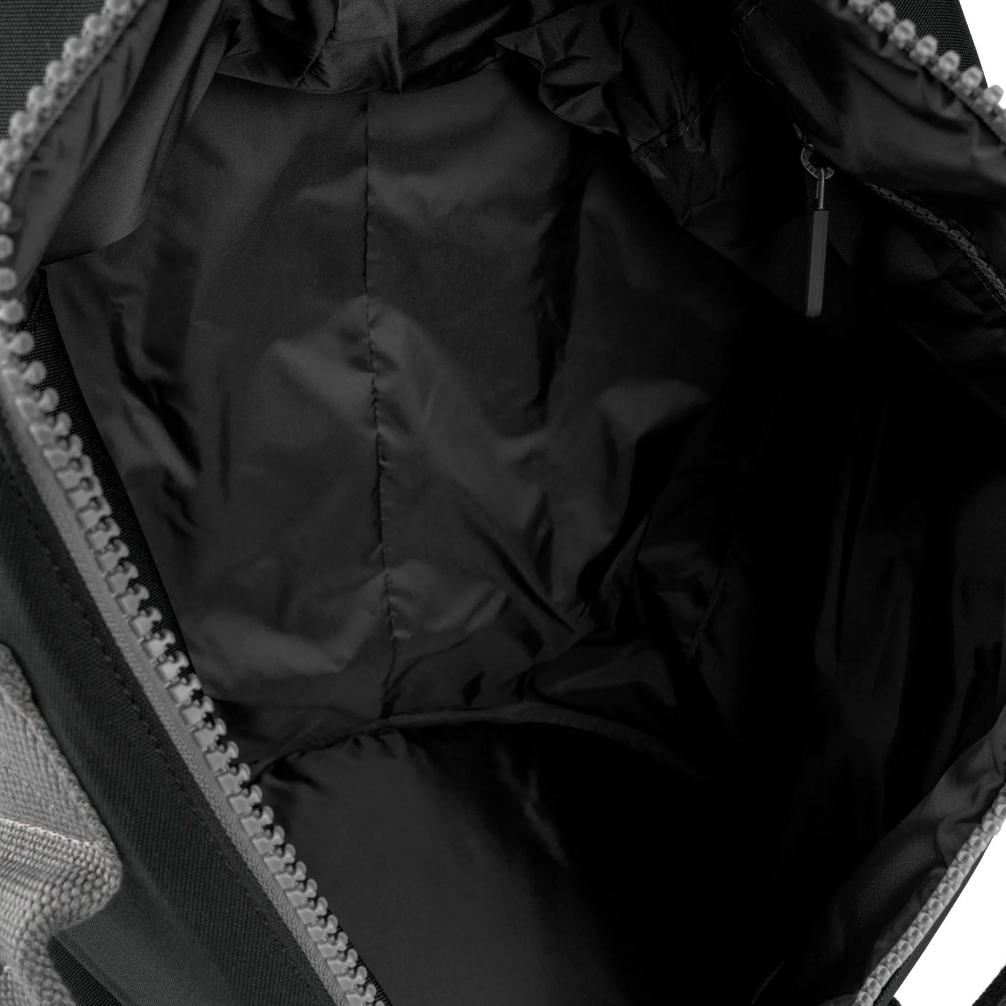Heathrow Duffel Bag Backpack in Ash - Image 7