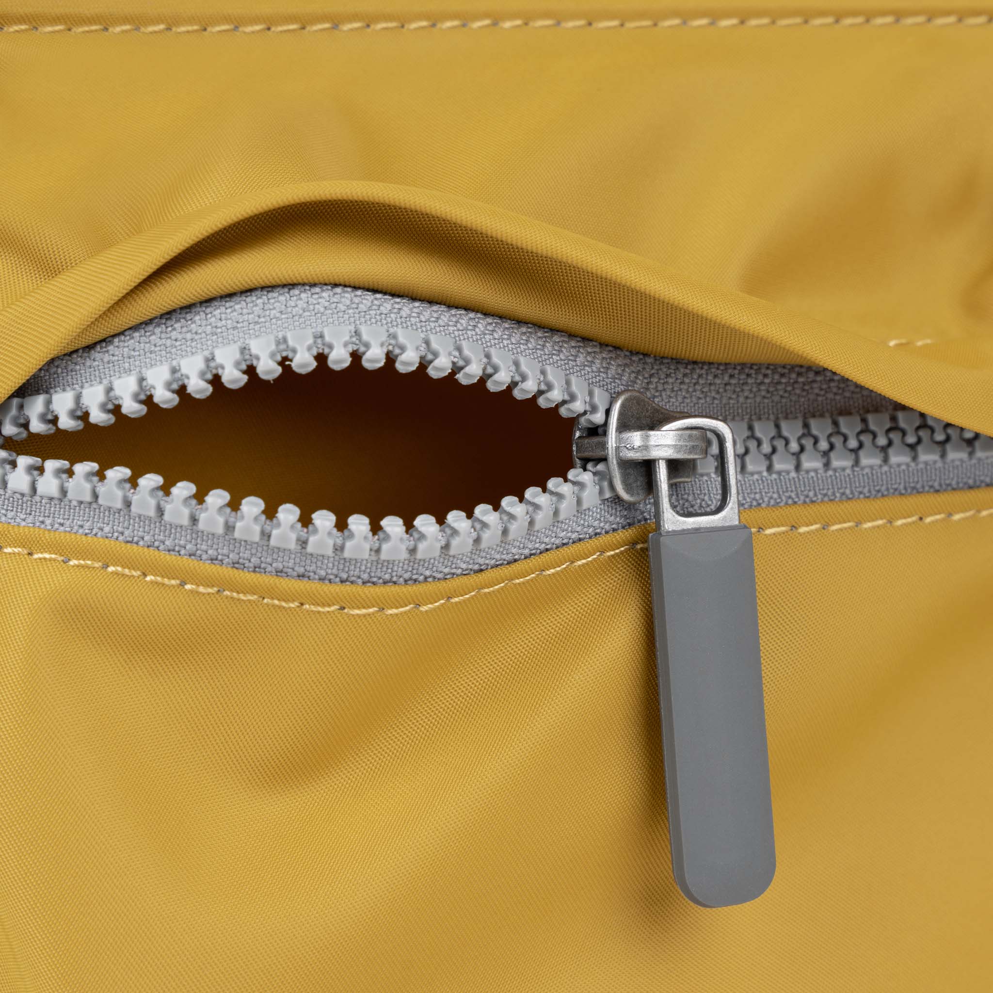 Moorgate Messenger Bag in Corn - Image 6
