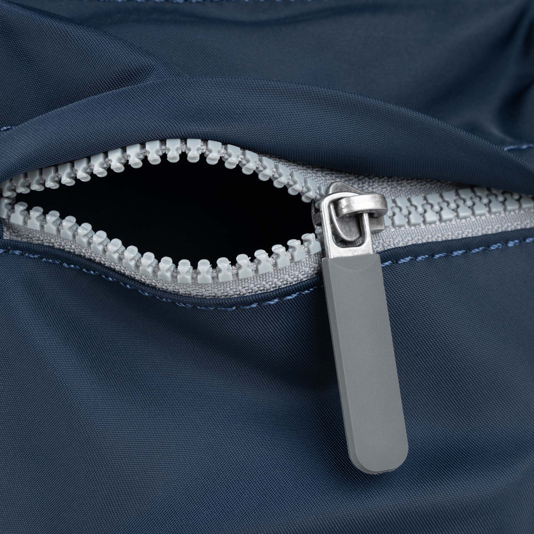 Moorgate Messenger Bag in Midnight - Image 6
